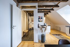 Town Hall Penthouse by Daniel&Jacob’s