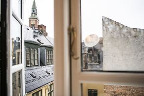 Town Hall Penthouse by Daniel&Jacob’s