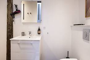 Town Hall Penthouse by Daniel&Jacob’s