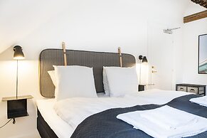 Town Hall Penthouse by Daniel&Jacob’s