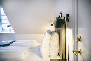 Town Hall Penthouse by Daniel&Jacob’s