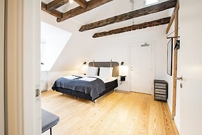 Town Hall Penthouse by Daniel&Jacob’s