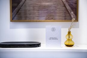 Town Hall Penthouse by Daniel&Jacob’s