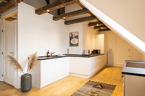 Town Hall Penthouse by Daniel&Jacob’s