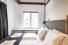 Town Hall Penthouse by Daniel&Jacob’s