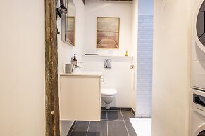 Town Hall Penthouse by Daniel&Jacob’s