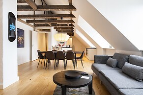 Town Hall Penthouse by Daniel&Jacob’s