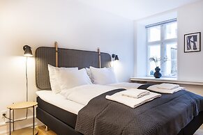 Town Hall apartments by Daniel&Jacob’s