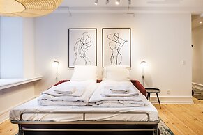 Town Hall apartments by Daniel&Jacob’s