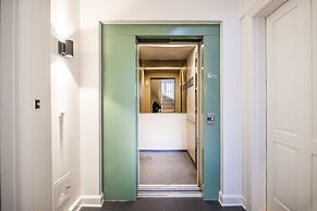 Town Hall apartments by Daniel&Jacob’s