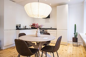 Town Hall apartments by Daniel&Jacob’s