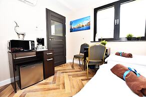 DUKES Apartments - Old Town