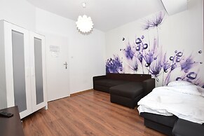 DUKES ApartHostel - Old Town