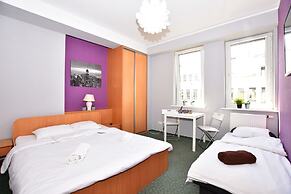 DUKES ApartHostel - Old Town