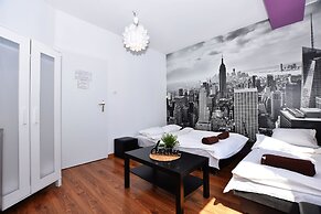 DUKES ApartHostel - Old Town