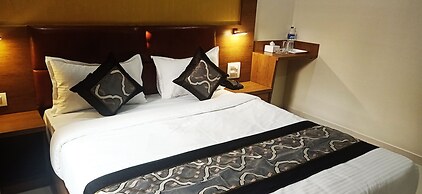 Hotel Crystal Luxury INN