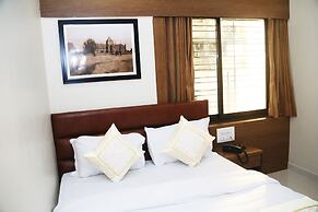 Hotel Crystal Luxury INN