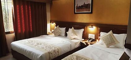 Hotel Crystal Luxury INN