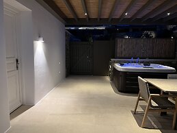 Bonzoe Suites & Villas