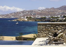 Bonzoe Suites & Villas