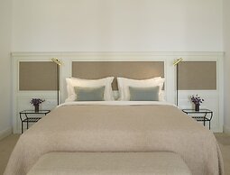 Bonzoe Suites & Villas