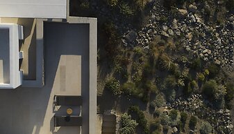 Bonzoe Suites & Villas