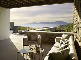 Bonzoe Suites & Villas