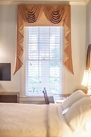 Anchuca Historic Mansion & Inn