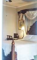 Anchuca Historic Mansion & Inn