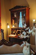 Anchuca Historic Mansion & Inn