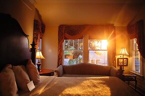 Anchuca Historic Mansion & Inn