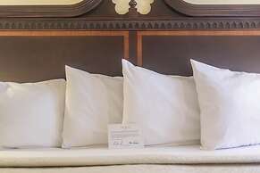 Anchuca Historic Mansion & Inn