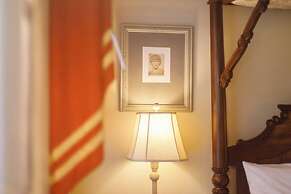 Anchuca Historic Mansion & Inn