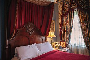 Anchuca Historic Mansion & Inn