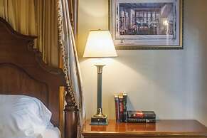 Anchuca Historic Mansion & Inn