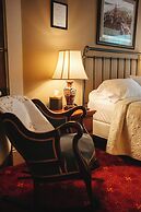 Anchuca Historic Mansion & Inn