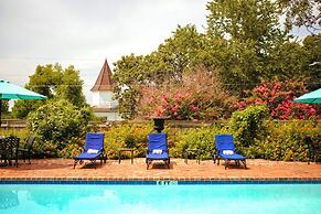 Anchuca Historic Mansion & Inn