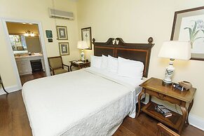 Anchuca Historic Mansion & Inn