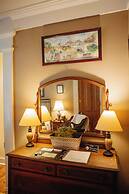 Anchuca Historic Mansion & Inn