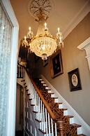 Anchuca Historic Mansion & Inn