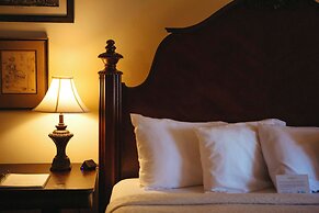 Anchuca Historic Mansion & Inn