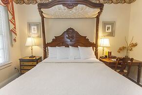 Anchuca Historic Mansion & Inn