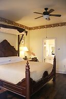 Anchuca Historic Mansion & Inn