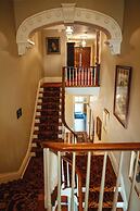 Anchuca Historic Mansion & Inn