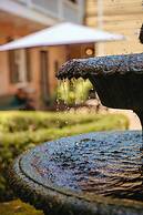 Anchuca Historic Mansion & Inn