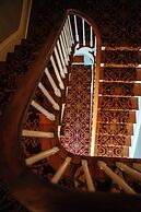 Anchuca Historic Mansion & Inn