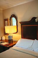 Anchuca Historic Mansion & Inn