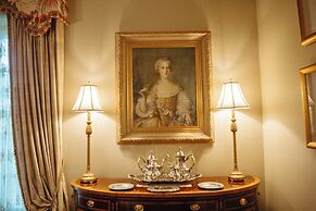 Anchuca Historic Mansion & Inn