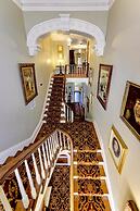 Anchuca Historic Mansion & Inn