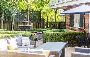 Anchuca Historic Mansion & Inn